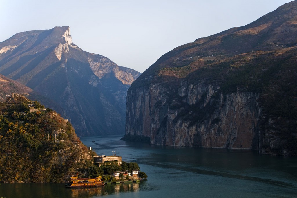View of the Qutang Gorge along the Yangtze River from Baidicheng. By Tan Wei Liang Byorn. CC-BY 3.0.